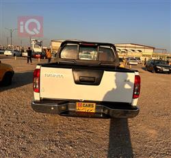 نيسان نافارا